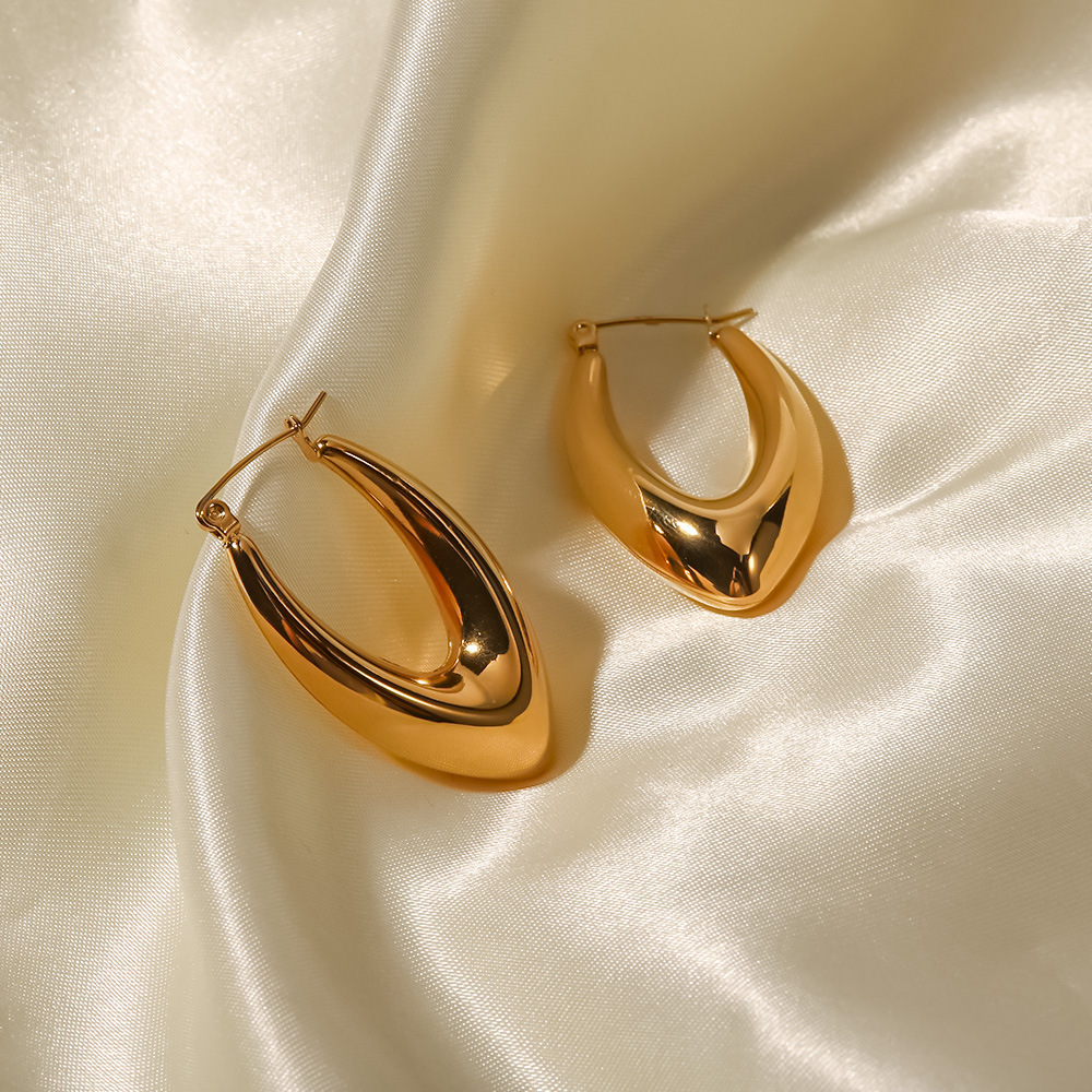 Fashion V Shape Stainless Steel Earrings Gold Plated Stainless Steel Earrings display picture 5