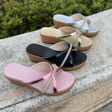 外贸坡跟大码凉拖鞋女2025夏季时尚休闲外穿法式小众沙滩一字拖鞋