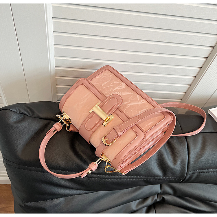 Tämän vuoden suositut laukut naisille 2024 uusi muoti huippuluokan kannettava olkalaukku suuri kapasiteetti crossbody pieni neliö laukku_voghion.com