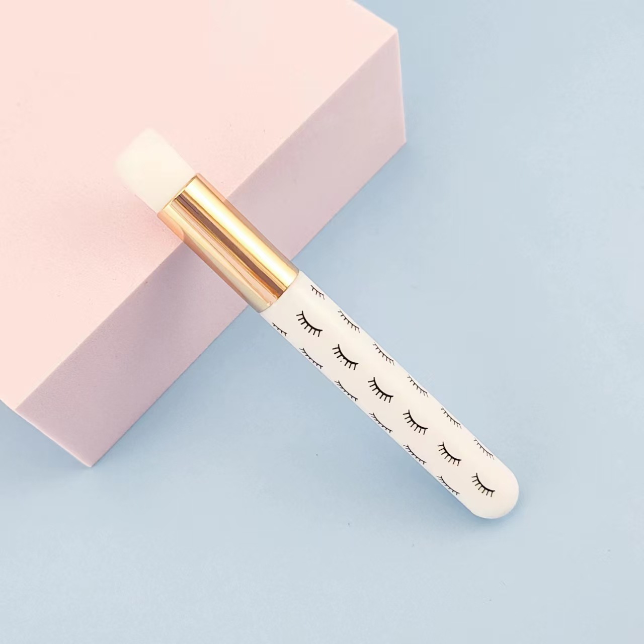 Printed eyelashes white