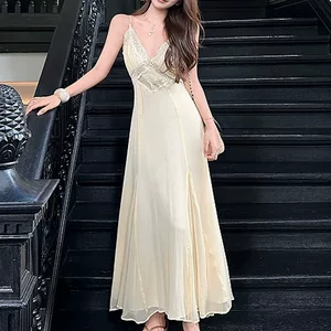 Lilylik"南法椰风"重磅真丝+蕾丝拼接浪漫氛围感吊带连衣裙