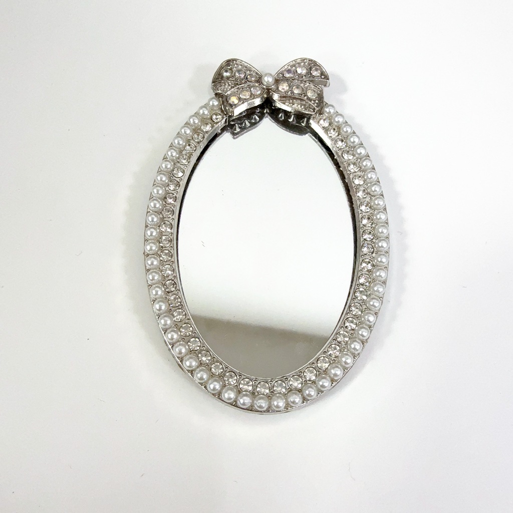 Butterfly oval, silver (with adhesive backing)