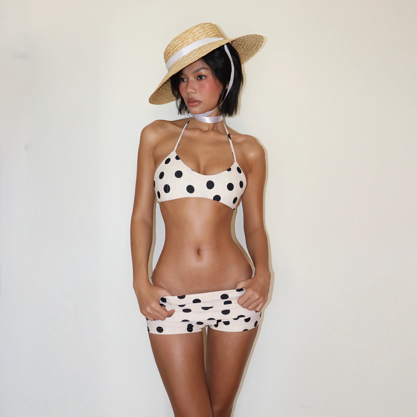 European And American Retro Beach Resort Hot Spring Polka Dot Sexy Bikini Set With Halter Neck Top + Solid Color Shorts_ecoleips.com