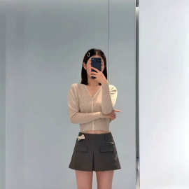 大牌高端女装 南油miu系26春夏新款撞色简约V领针织长袖开衫上衣
