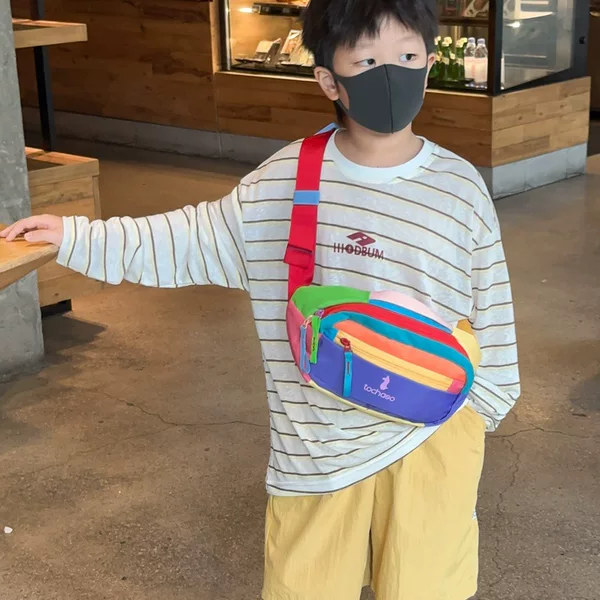 Dopamine color-blocking casual children's crossbody bag, waterproof, ultra-light, wear-resistant, versatile chest bag for outdoor play and snack storage