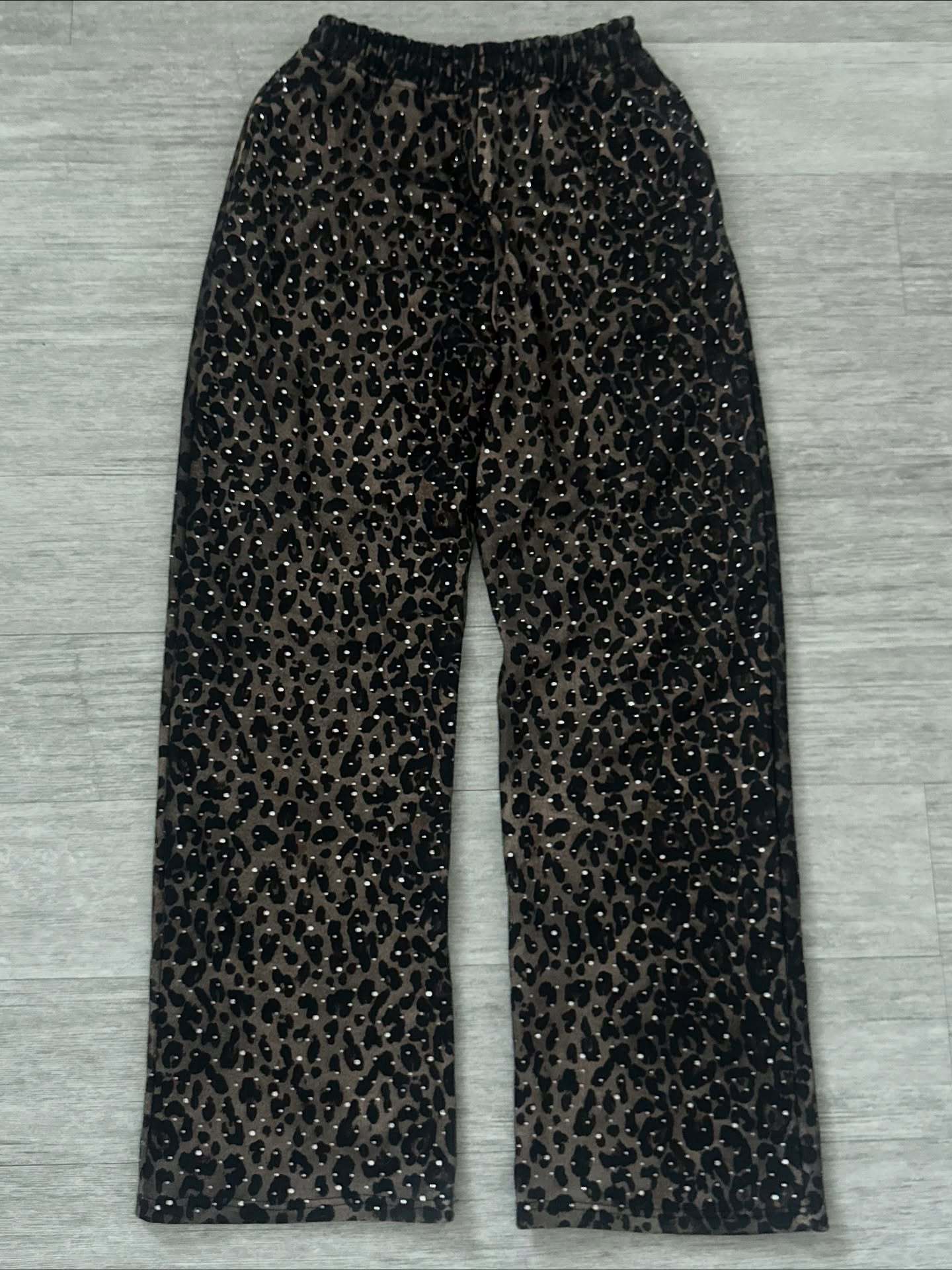Vêtements pour femmes : Sweat à capuche unique à imprimé léopard avec motif rétro, pantalon décontracté ample, sweat-shirt unisexe._voghion.com