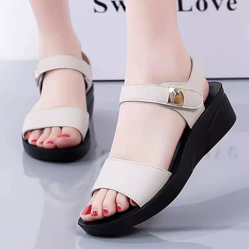Shoes for mother, summer sandals, non-slip casual footwear, soft sole