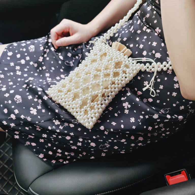 新款夏天珍珠包女生手机包手工串珠成品镂空编织包零钱包包斜跨包