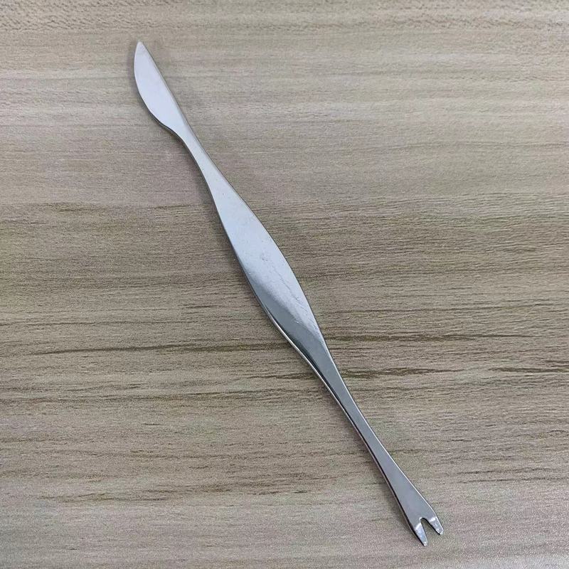 工場の現物のステンレスのカニのはさみの工具の2セットの海鮮のレストランはカニの用具のホテルのカニのスプーンを食べて卸売りします。|undefined