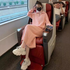 女性のためのハイカラージッパーニットドレス 2025 秋と冬の新しいスタイルのインナースカートとコートセータースカートボトリングロングスカート