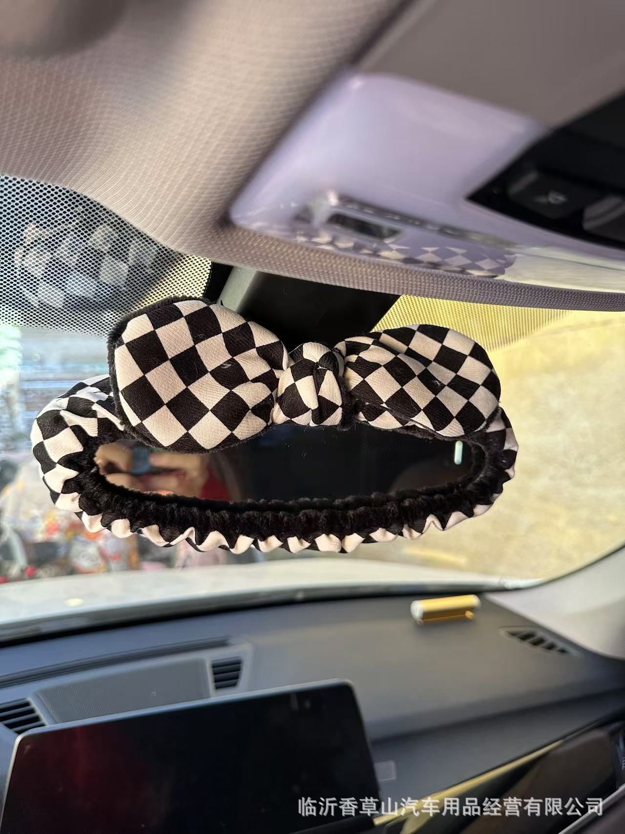 Cubierta de espejo retrovisor de automóvil transfronterizo de peluche decoración de automóviles encantadora cubierta de espejo retrovisor de dibujos animados accesorios de automóviles mujeres image 4