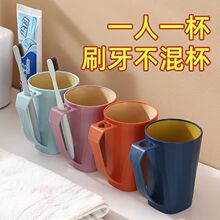 ���ڱ�ϴ������ˢ���ֱ��pɫ��Ů�W���n������һ����ˢ������