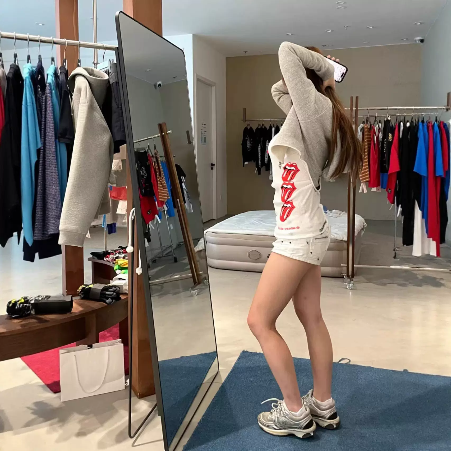 高品质~美式辣妹风高级连帽开衫短款女早秋新款休闲打底衫两件套