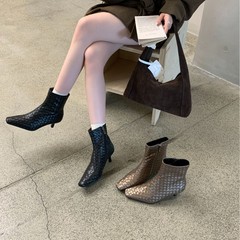 方头短靴女2025年秋冬新款靴子猫跟短筒靴小众瘦瘦女靴低跟时装靴