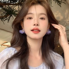 甘い妹の優しい風の花のイヤリングの花びらのピアスの小さい大衆のデザイン感の精巧な耳飾りの女性