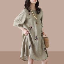 高级感棉麻手工刺绣连衣裙女时尚新款复古洋气简约圆领宽松小黑裙