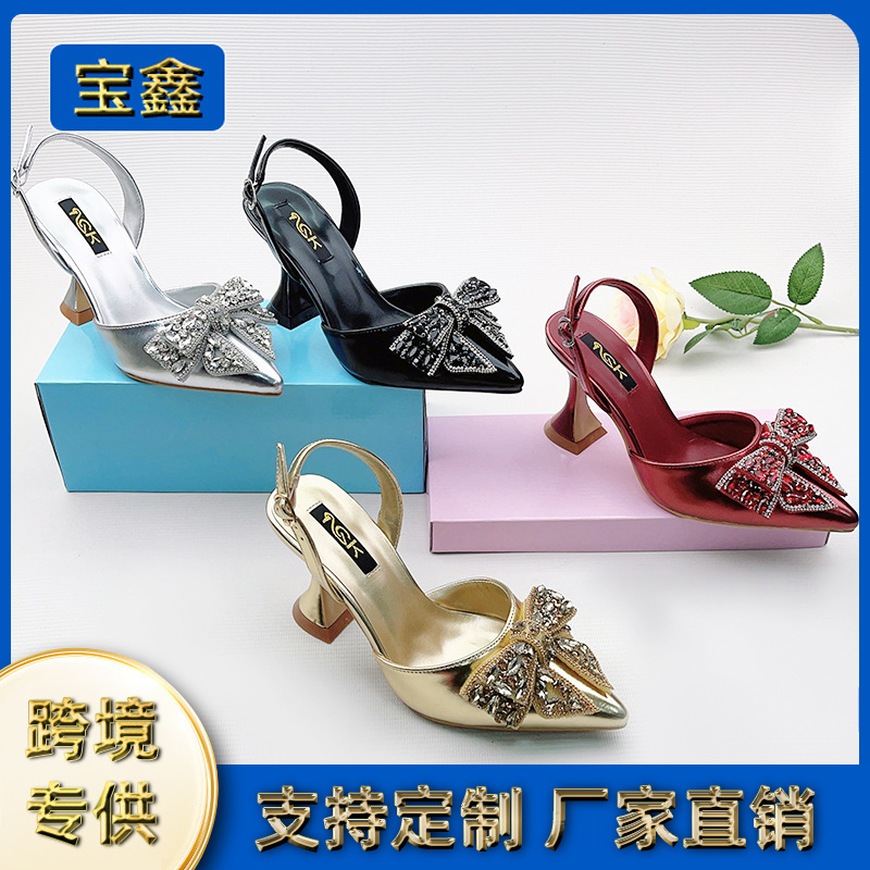 Sandalias de diamantes de imitación hermanas reales europeas y americanas transfronterizas para mujer 2025 nuevo estilo hada plata puntiaguda tacón de aguja zapatos de tacón alto