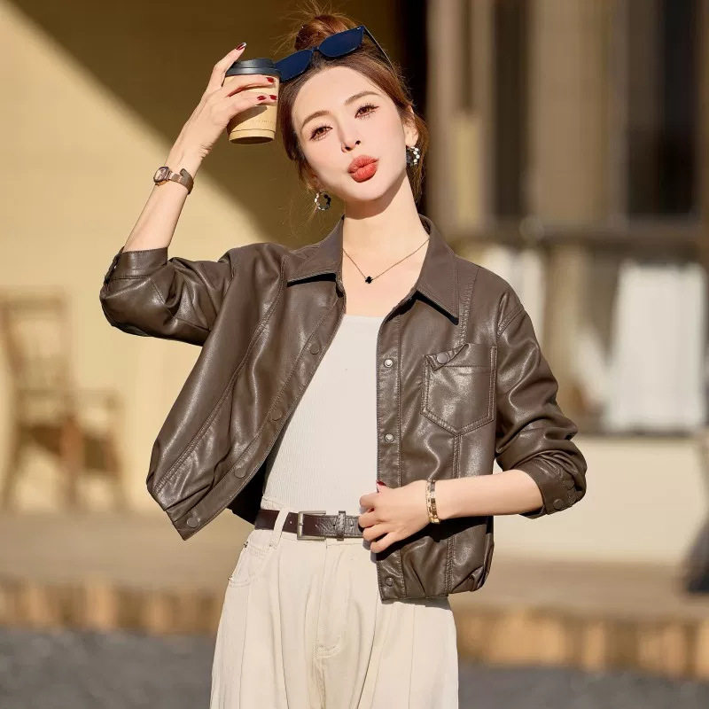 Áo khoác da nữ ngắn dáng ôm cổ bẻ chất liệu giả da cừu — Màu cà phê, màu đen