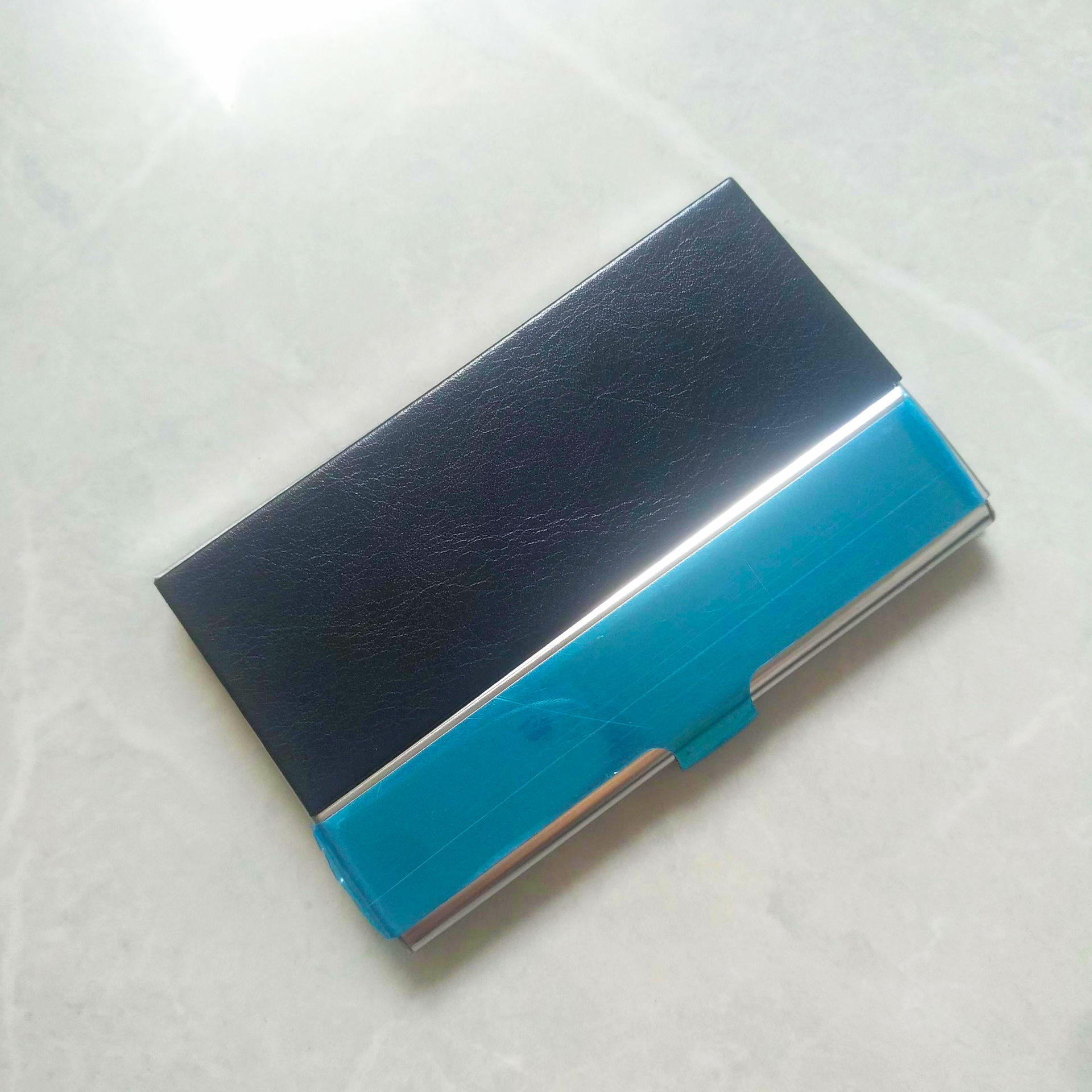 PU de cuero de acero inoxidable titular de la tarjeta de visita de los hombres de negocios de gran capacidad portátil portátil creativo metal de las mujeres lote de la caja de la tarjeta de visita