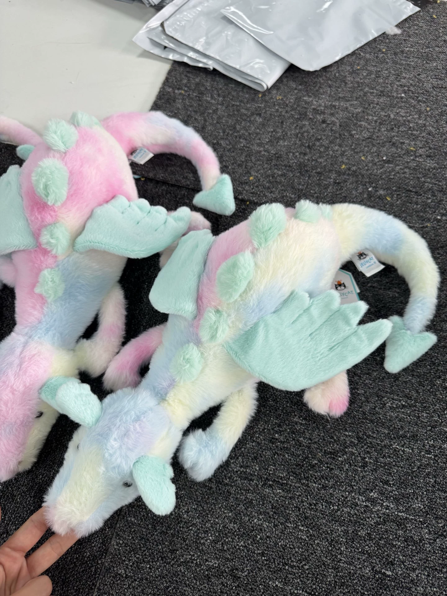 Carefully selected 48 pieces in stock British fun series collection plush doll Barceló Bear Matcha Dragon comfort doll