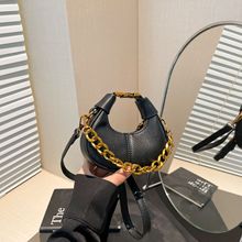 夏季2025新款链条月牙手提口红包小众韩版简约单肩斜挎饺子包包