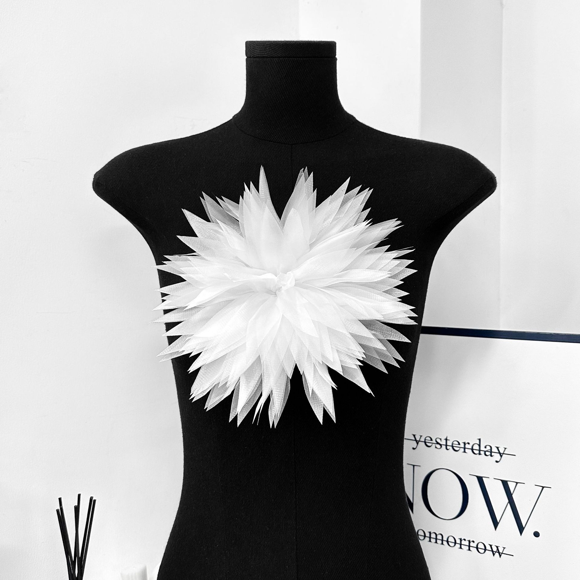 Tela de tul de malla multicolor de verano con diseño floral, versátil para moda, bricolaje, ropa, trajes de baño y decoración de tirantes image 6