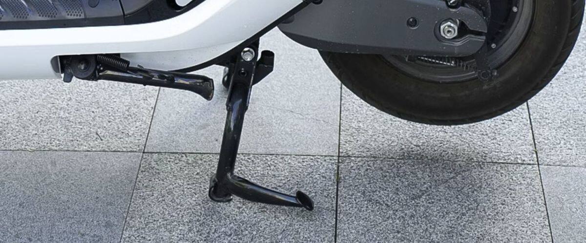 Electric Vehicle Sun Protection Seat Cushion, Summer Heat Insulation and Anti-Scalding Battery Seat Cover, Waterproof Universal Motorcycle Heat Insulation Cushion