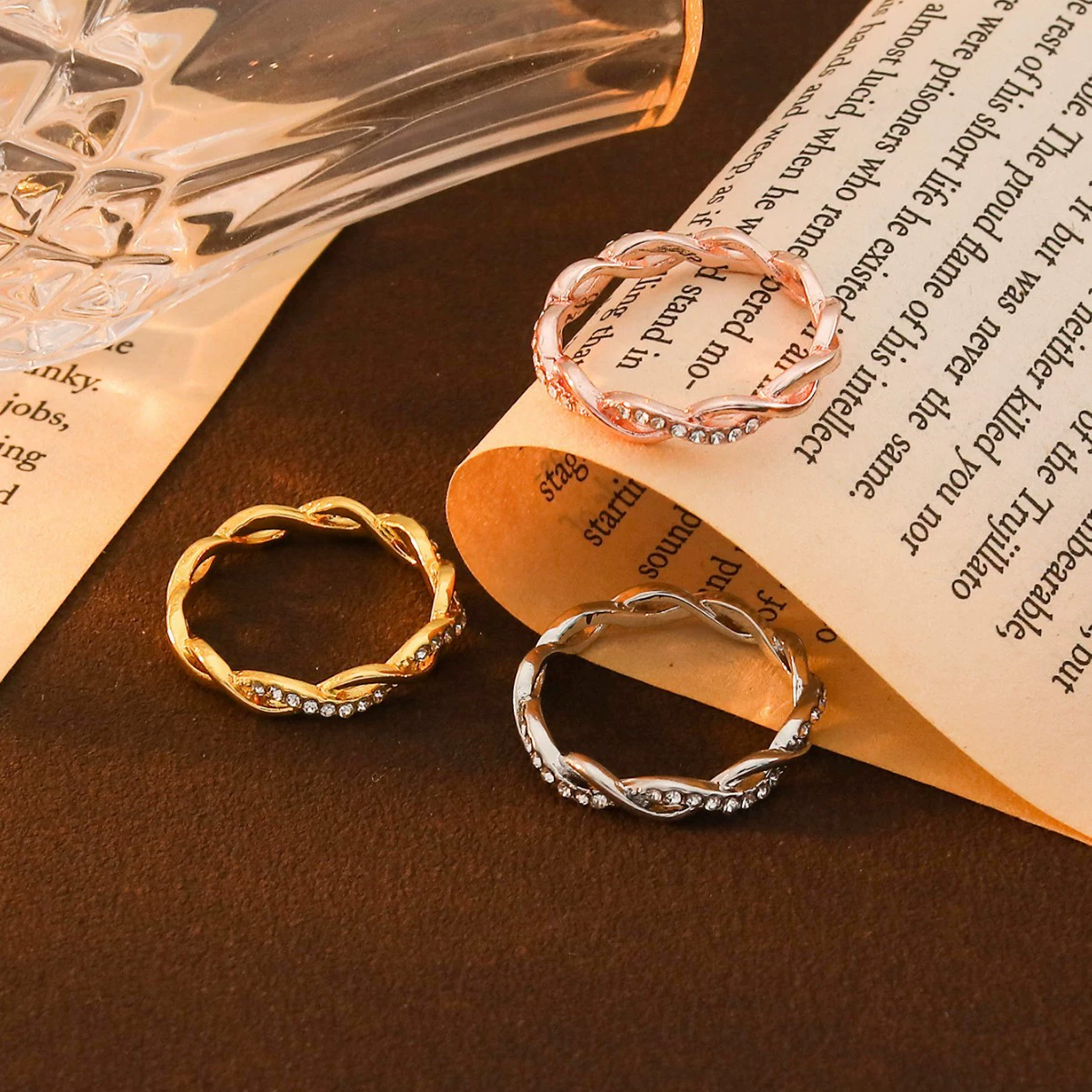 Трансграничная горячая распродажа твист с бриллиантами