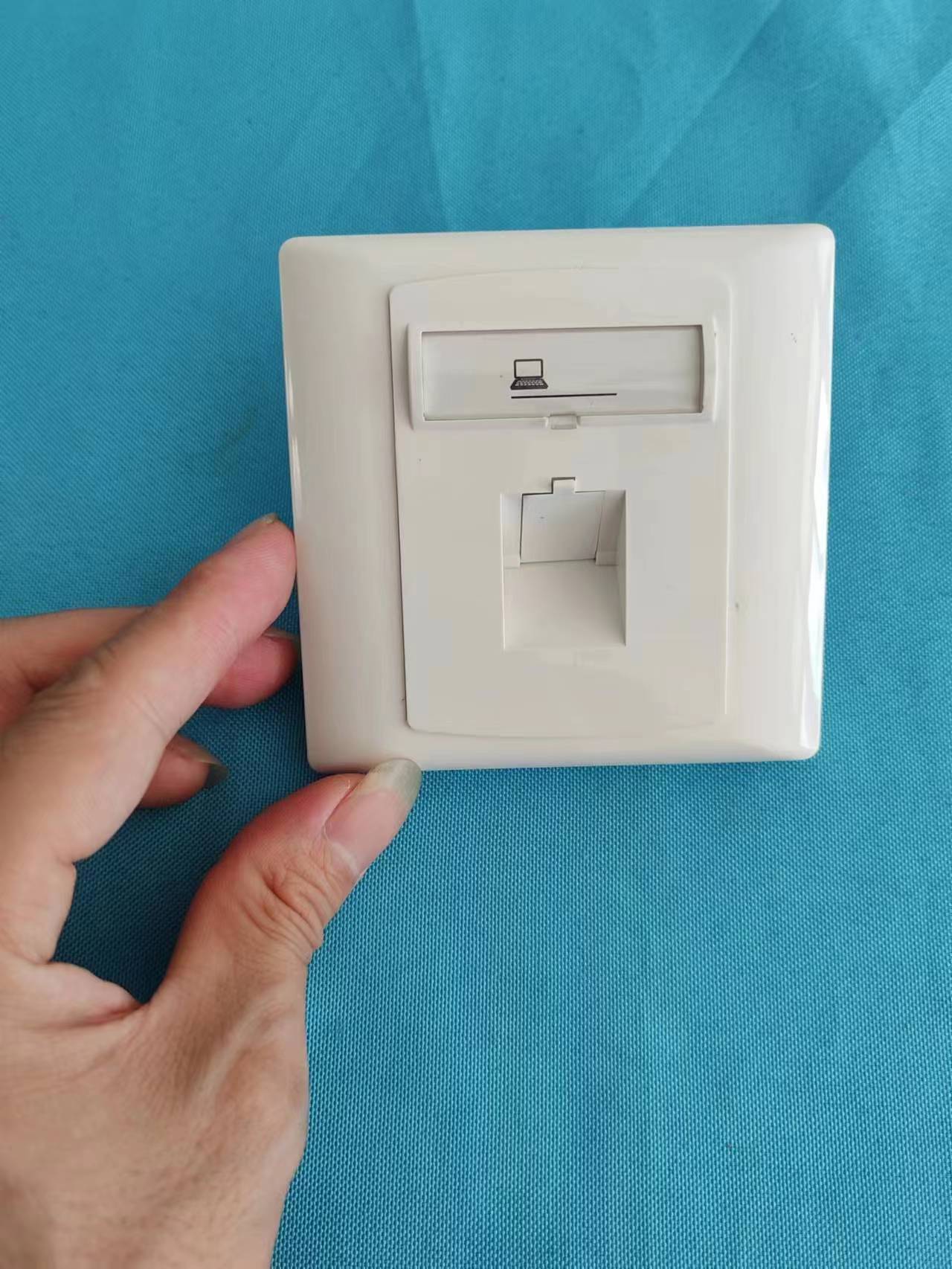 热卖德式86型网络面板 布线单口双口网络插座墙壁开关