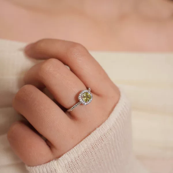 Cross-Border French Retro Olive Green Star Dreamland Ring Women's Niche Design Light Luxury High-End Factory Wholesale