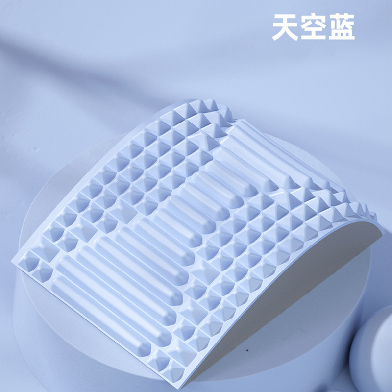 腰椎のストレッチ、マッサージ、リラックス、ヨガ、脊椎矯正、背中を伸ばす運動、補助腰枕、筋肉の伸び|undefined