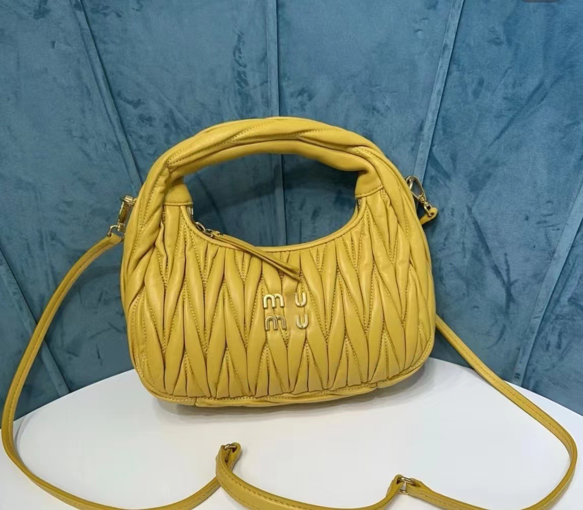 El mismo bolso de nubes plisadas de la casa de miu, la moda lingge embroidery Wire dumplings, bolso de mano, bolso de hombro único, bolso de Hobe transfronterizo