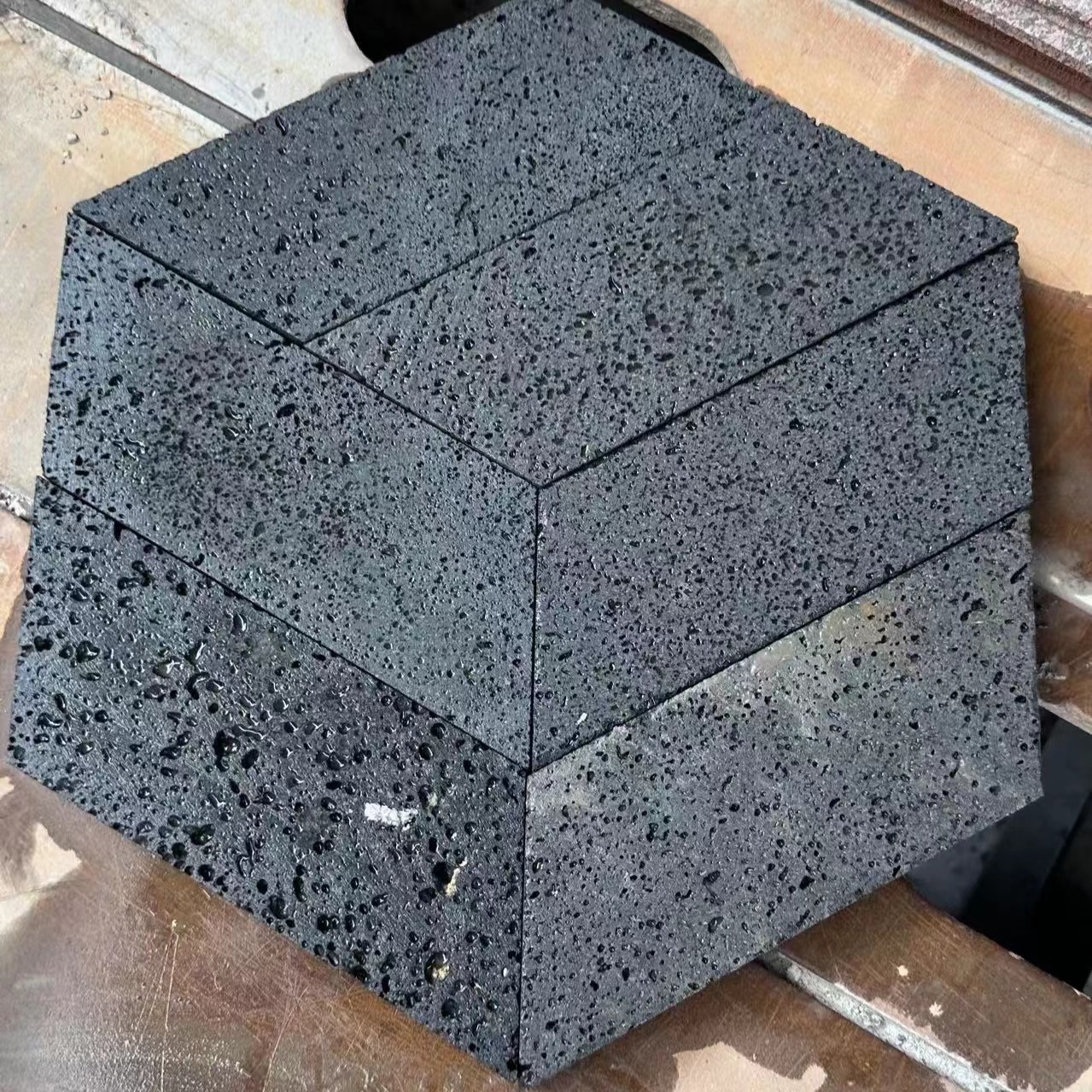 ✅灰黑色火山岩洞石室内外仿古文化石火山岩蜂窝石干挂地铺玄武石