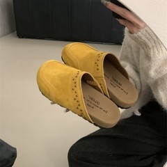レトロな民族風が砂の皮を磨いています。