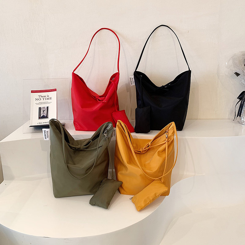 Korean Style Minimalist Large Capacity Nylon Fabric Bag For Women 2024 Summer New Lightweight Versatile Casual Shoulder Bucket Bag - Thumbnail 2