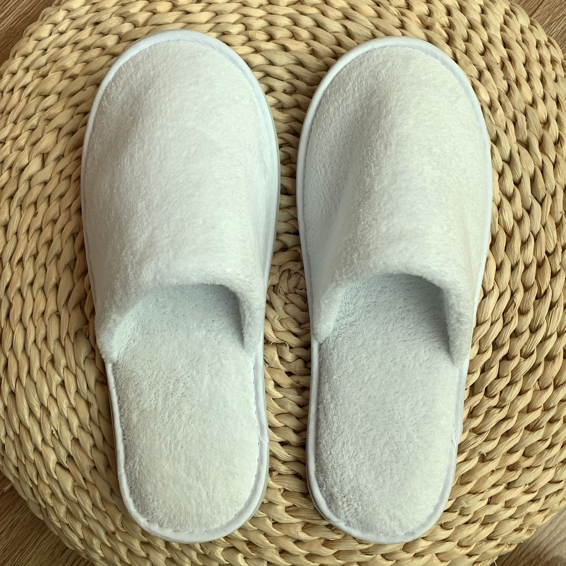 화이트 코랄 벨벳 베이스 모델(화이트 엣지, 38-43 사이즈에 적합, 7mm 두께의 미끄럼 방지 밑창)