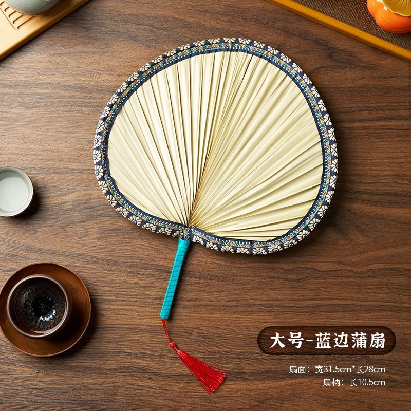 扇子の古い蒲扇は夏に手作りで腰扇を作っています。|undefined