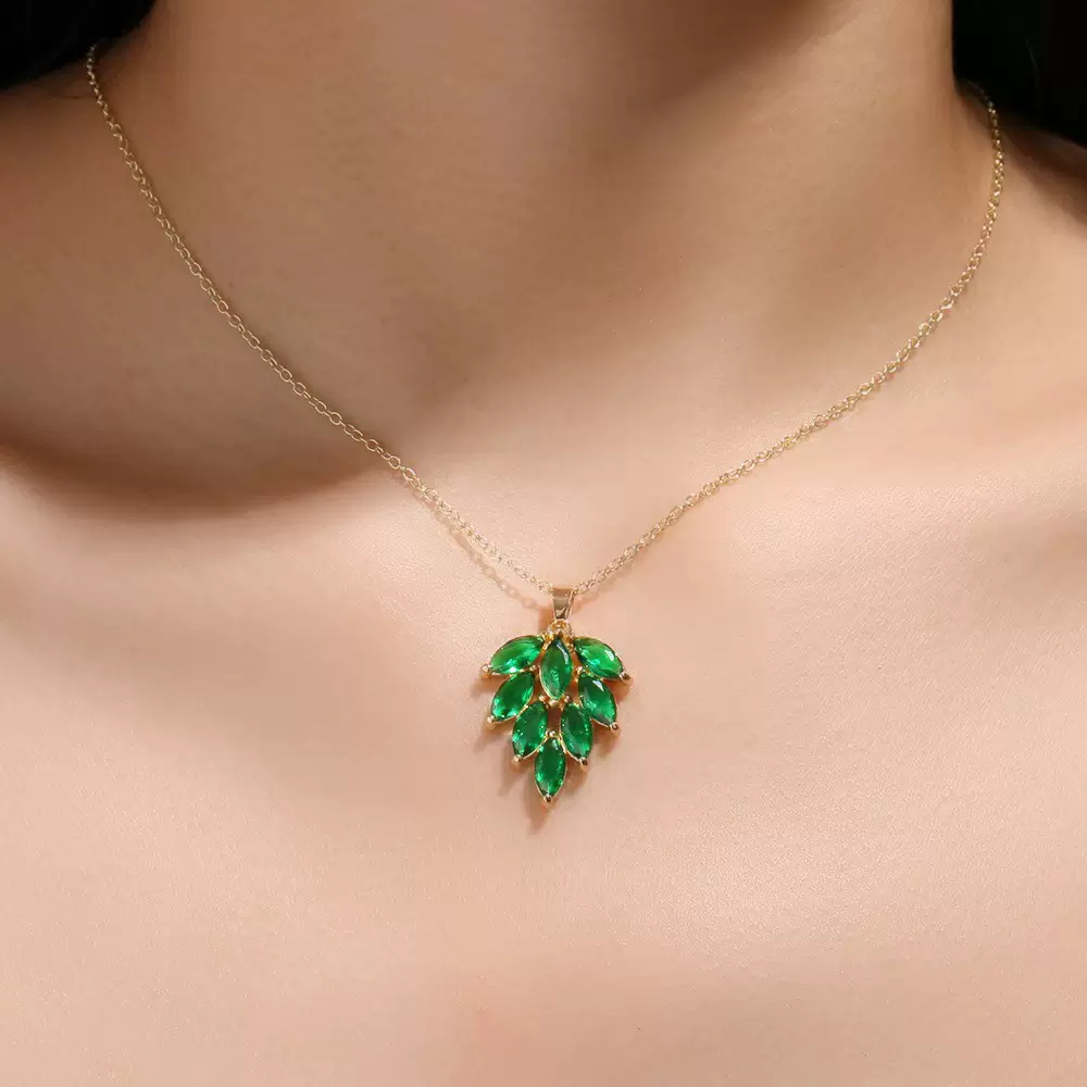金枝绿叶锁骨链一叶暴富钛钢项链女金色网红百搭时尚不掉色首饰品