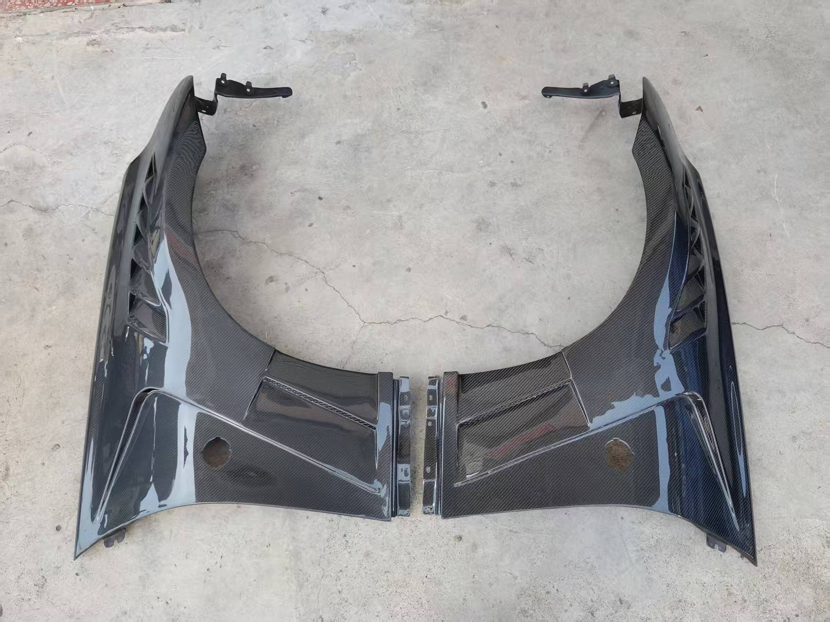 Suitable for Nissan 370Z Modified Lightweight Carbon Fiber Perforated Fender Car Parts Mudguard