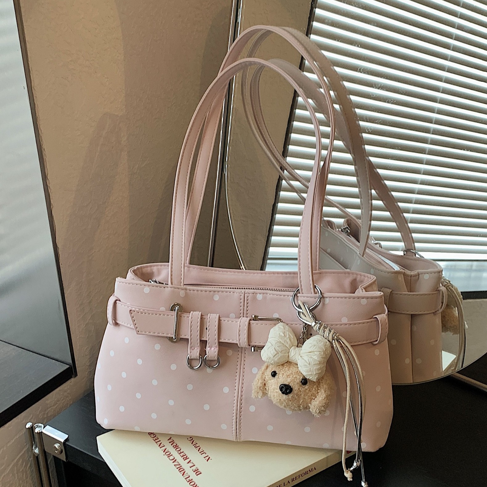 Trendy and Stylish Fresh Baguette Bag, Fashionable Underarm Bag for Women, 2026 New Model, Light Luxury Versatile High-End Shoulder Bag