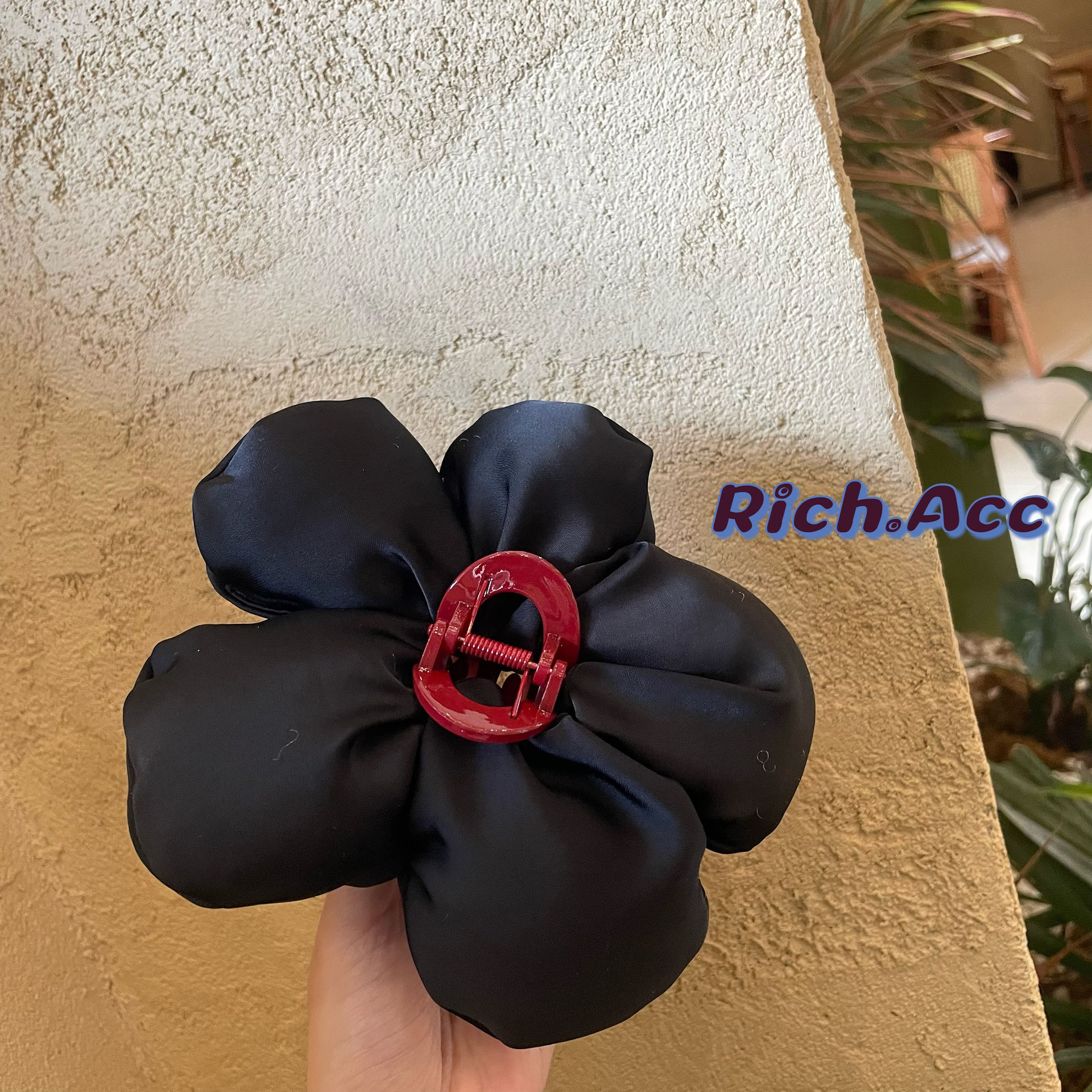 Han yuan high-definition black flower gripper 13cm