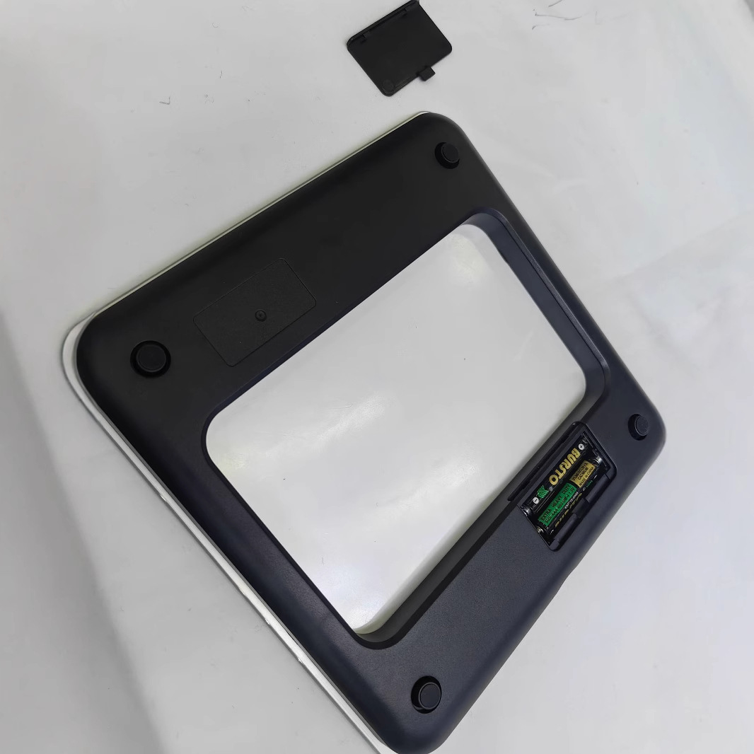 2025 exportación de báscula de placa cuadrada transfronteriza Amazonas escala de horneado 7kg escala electrónica de vidrio escala de cocina