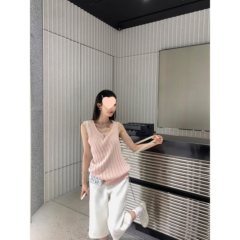 Ouyang 不規則なツイストプリーツノースリーブベスト女性の夏の新しいデザインニッチトップ|undefined