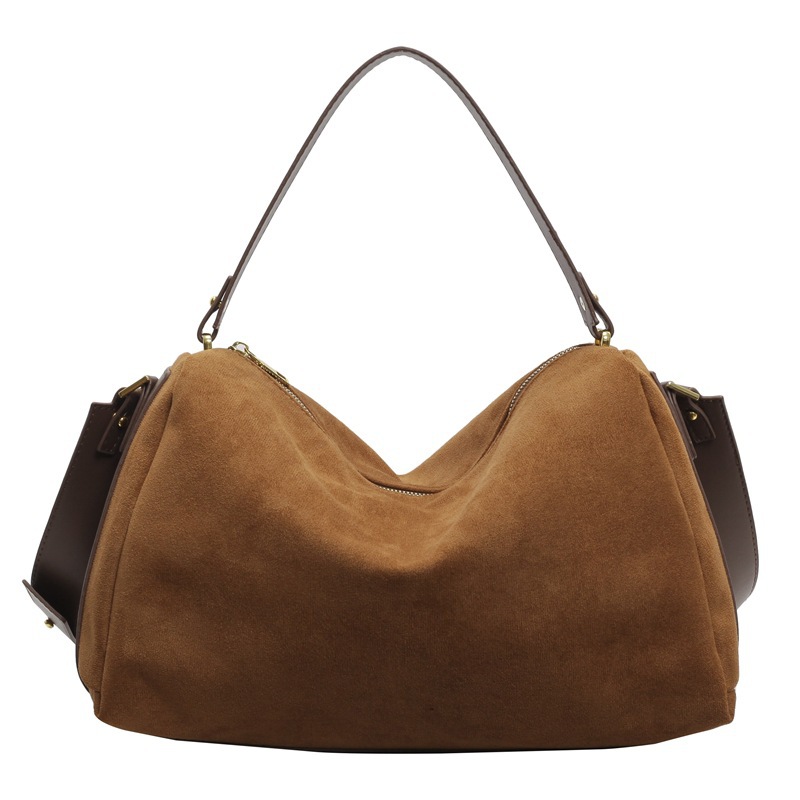 Bolsos de nicho para mujer 2024 nuevo bolso de almohada de gamuza versátil de alta calidad bolso de mensajero de un solo hombro portátil de gran capacidad