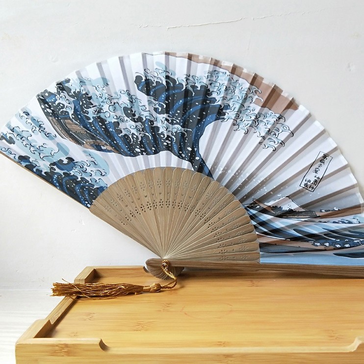Hay en stock Kanagawa ola fractura de bambú fan canción Xiaozhu transfronterizo pequeño ventilador plegable serie japonesa SEDA-como ventilador de Bambú