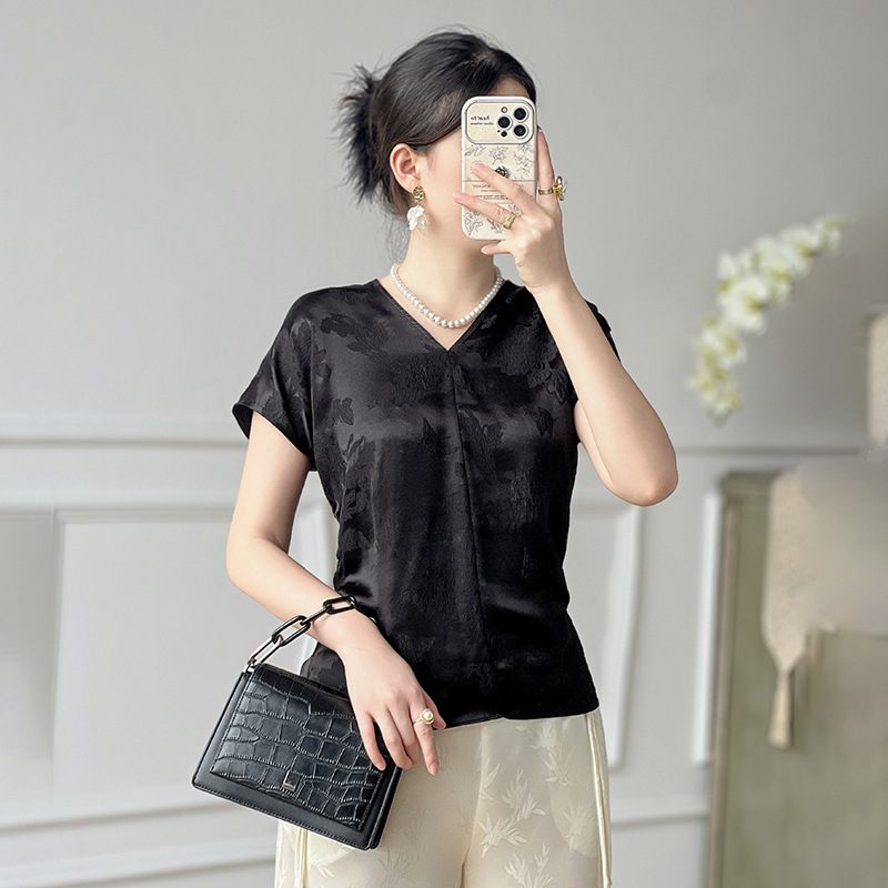Áo lụa nữ tay ngắn mùa hè chất liệu tơ tằm mềm mại — 24124141 - Da đen chi tiết 3