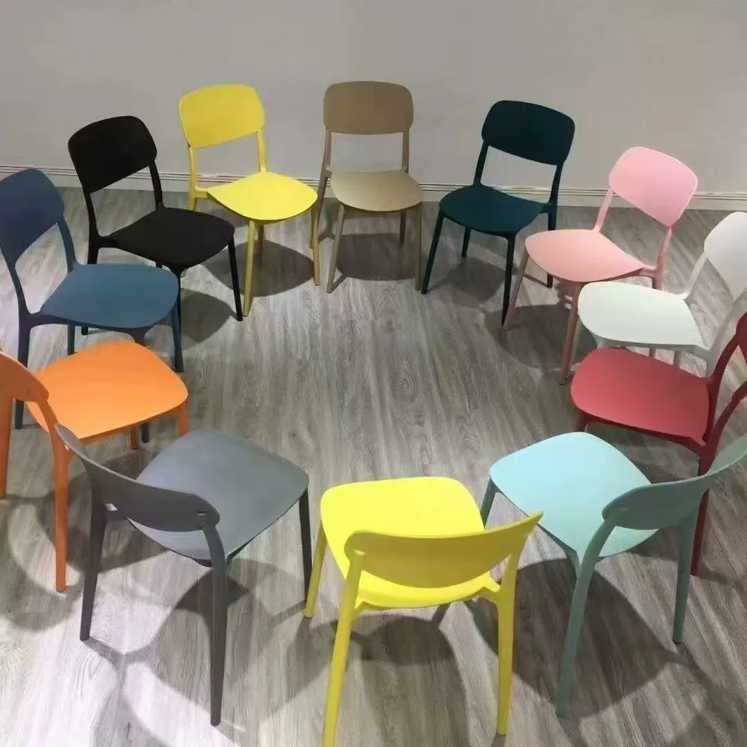 Оптовая продажа обеденных столов и стульев от производителя, утолщенные пластиковые стулья-диваны, бытовые стулья для отдыха, стулья со спинкой, складные.