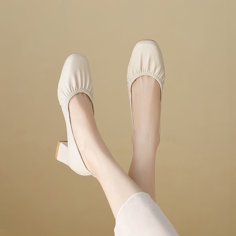 Cuerpo suave cuadrado grosso tacones altos zapatos de mujer 2026 nuevo cuero suave poco profundo no cansado pies de trabajo zapatos individuales