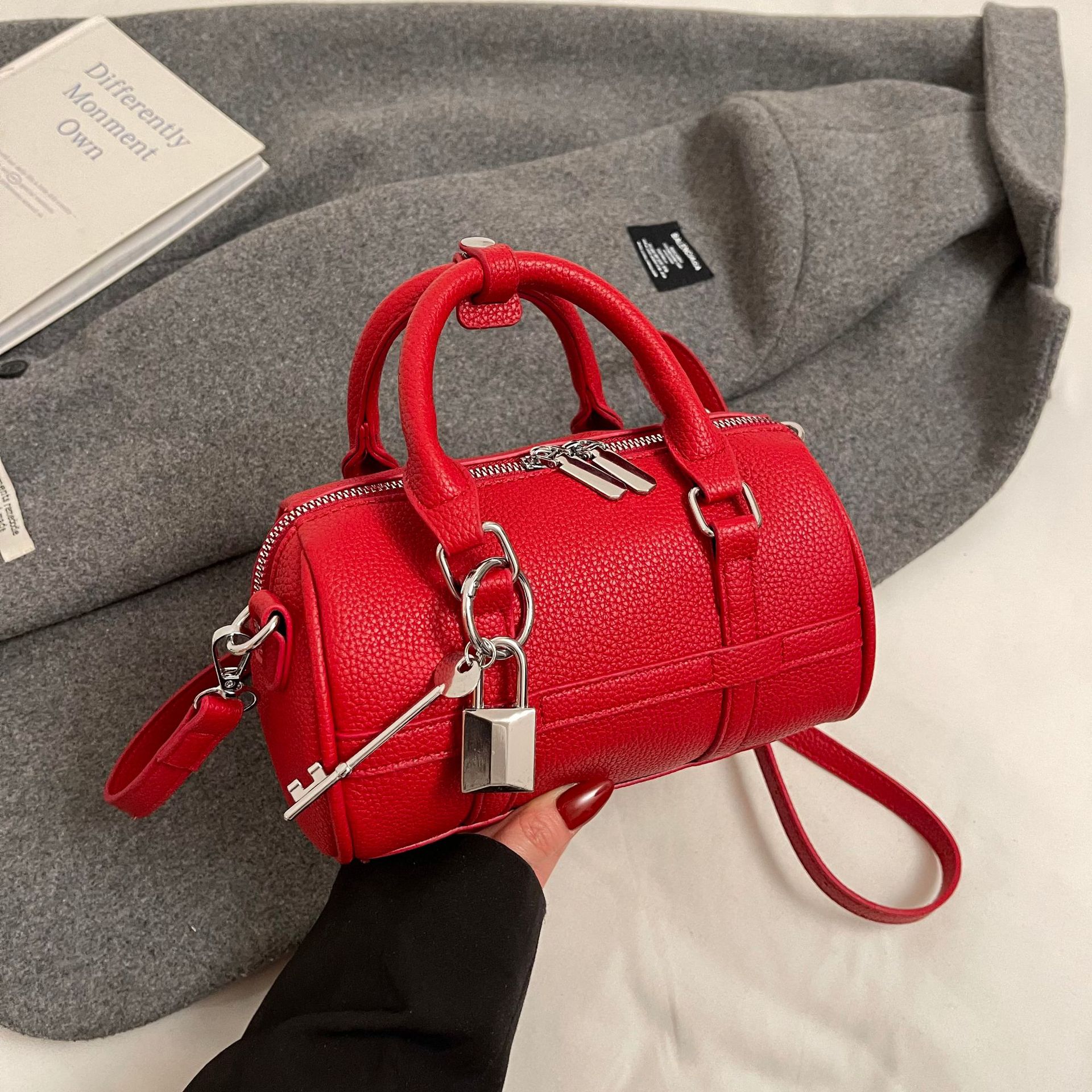 Fashion Women's Bowling Bag 2025 Autumn New Arrival Minimalist Niche Trendy PU Leather Shoulder Crossbody Work Bag - Thumbnail 7