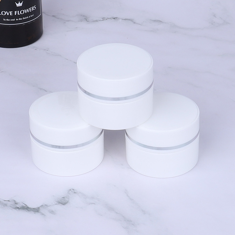 Cosmetic plastic bottle
